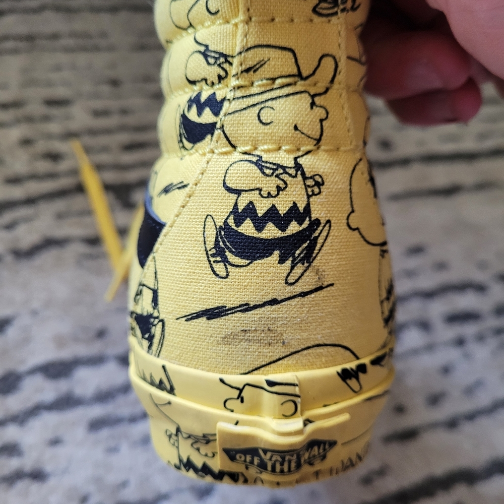 Vans Peanuts x Sk8-Hi 'Charlie Brown Maize… - Picture 8 of 12